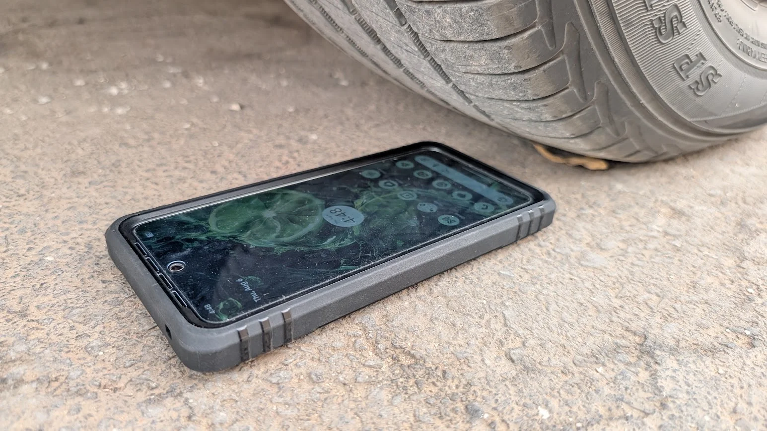 Google Pixel 8 heavy-duty Poetic Revolution case drive test