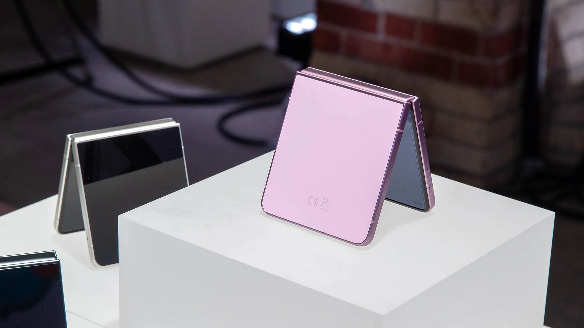 Hands-on with the Samsung Galaxy Z Flip 8