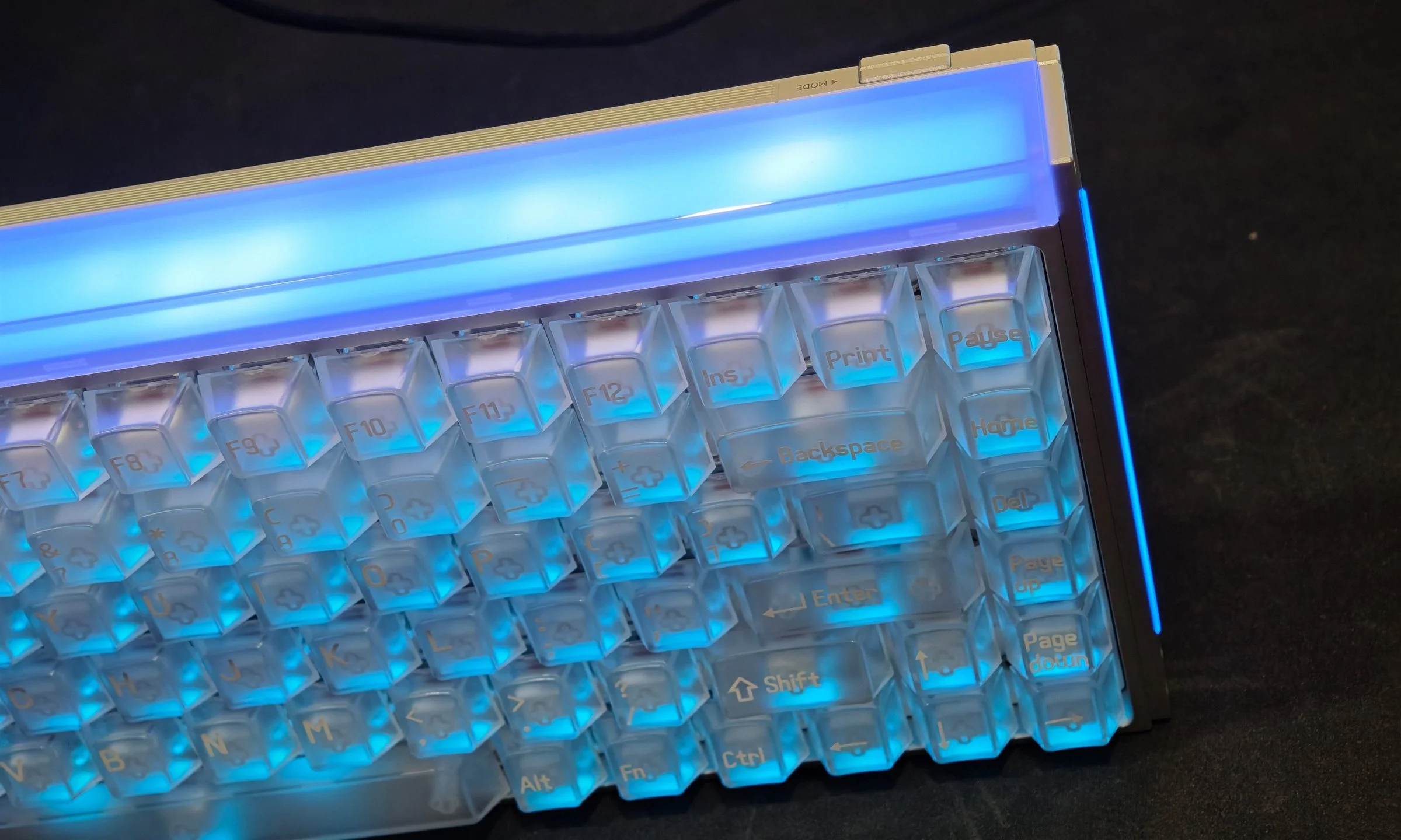 MelGeek MADE84 Ultra V2 Particle back lighting effect