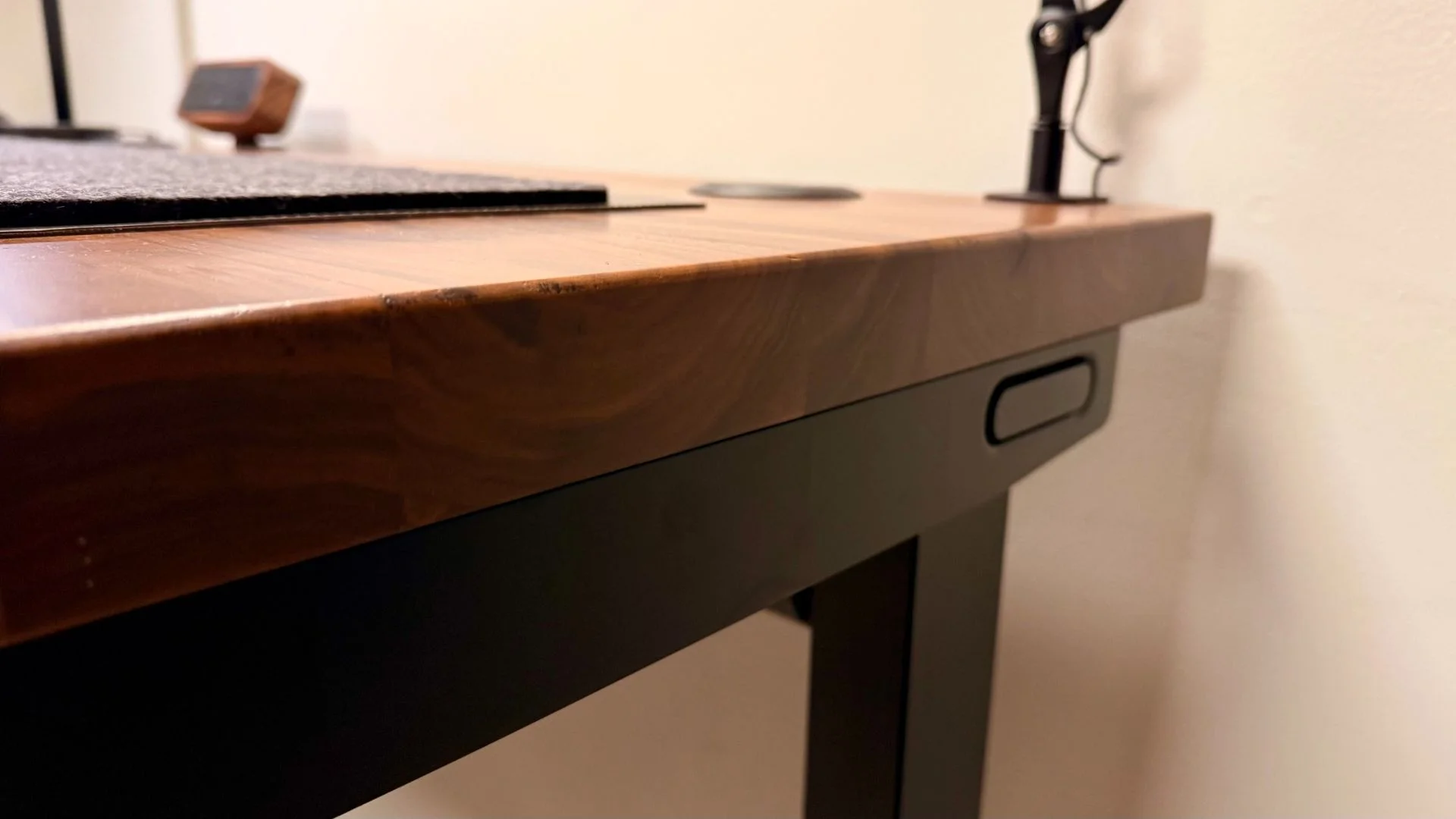 Uplift | Four-Legged Standing Desk