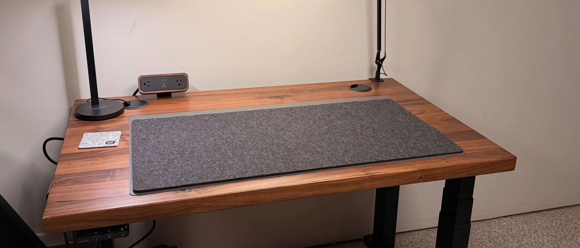 Uplift 4-leg standing desk review