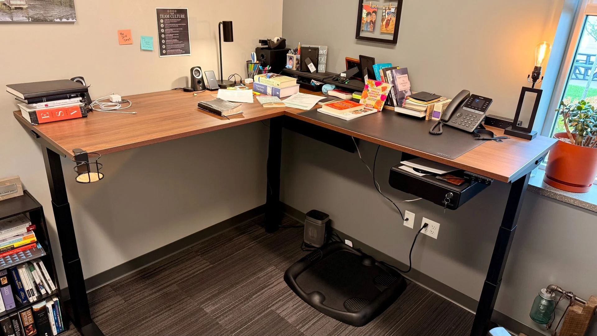 Uplift | V3 L-Shaped Standing Desk