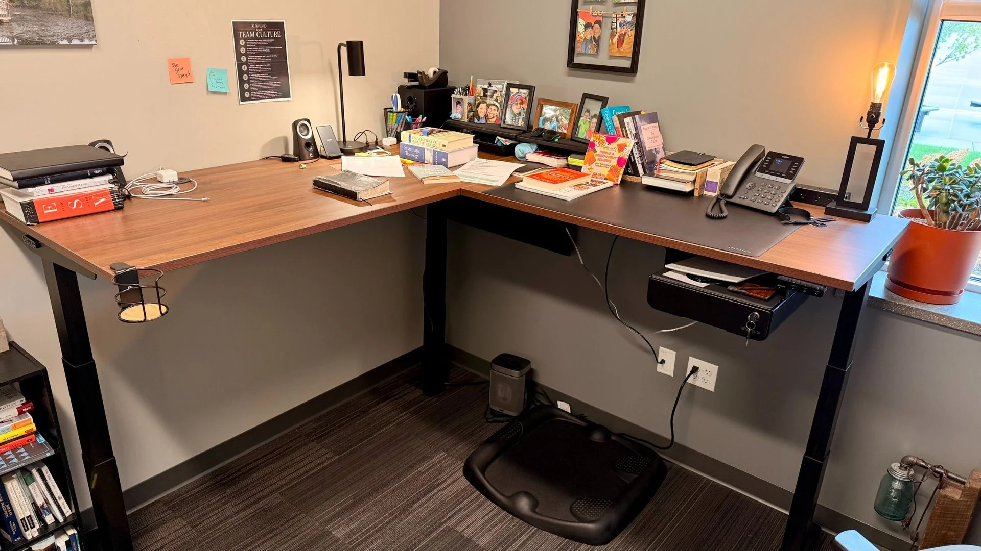 Uplift | V3 L-Shaped Standing Desk